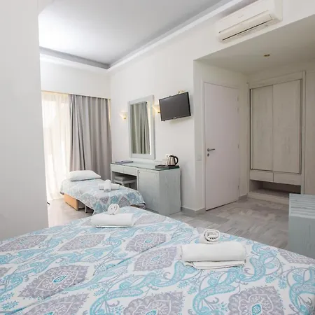 מלון Anita Hotel- Adults Only