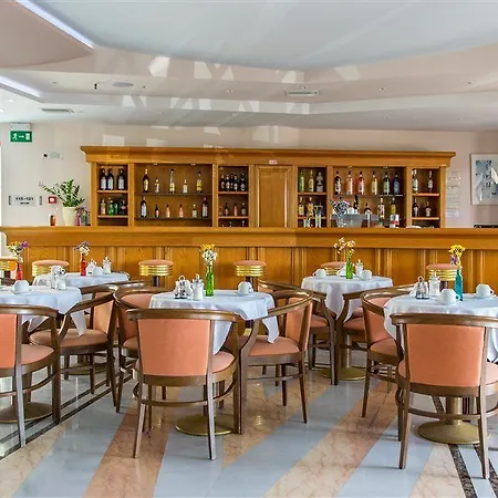 Anita Hotel- Adults Only מלון