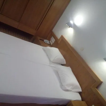 Anita Hotel- Adults Only מלון העיירה רתימנו