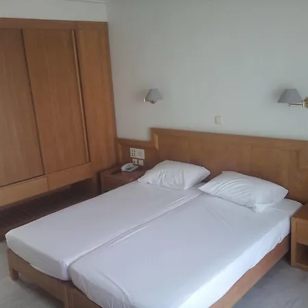 מלון Anita Hotel- Adults Only