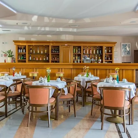 מלון Anita Hotel- Adults Only