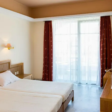 מלון Anita Hotel- Adults Only 3*